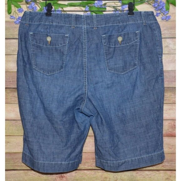 GAP Blue Chambray Cotton Bermuda Shorts Classic Preppy Size 16 10" Inseam Casual - Picture 3 of 7